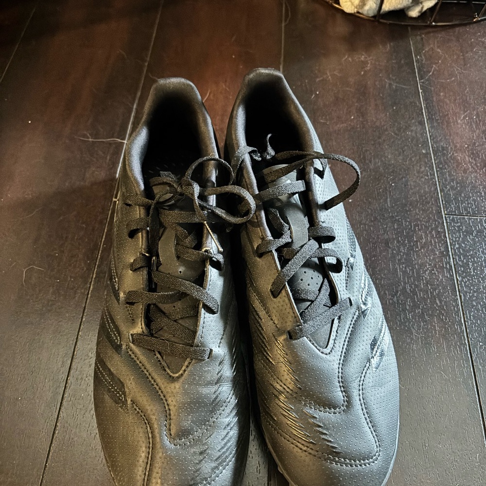 Adidas Men’s 24 Club Turf Sneaker